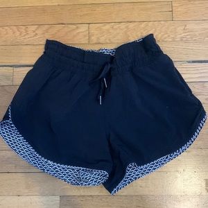 Reversible Mid-Rise Shorts | lululemon